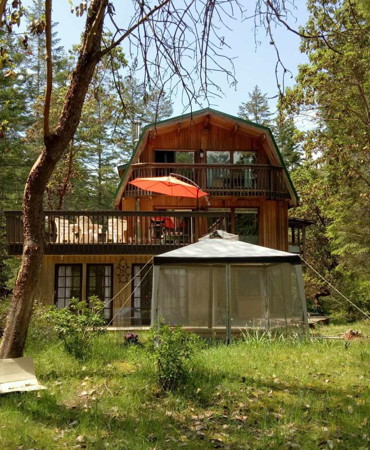 Gabriola Central B&B Exterior photo